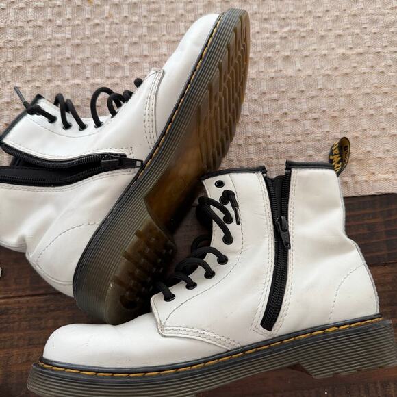 Dr Martens Doc White Lace Up Boot Style Side Zip Youth Sz 4 Bouncing Sole 1460J - Picture 7 of 7